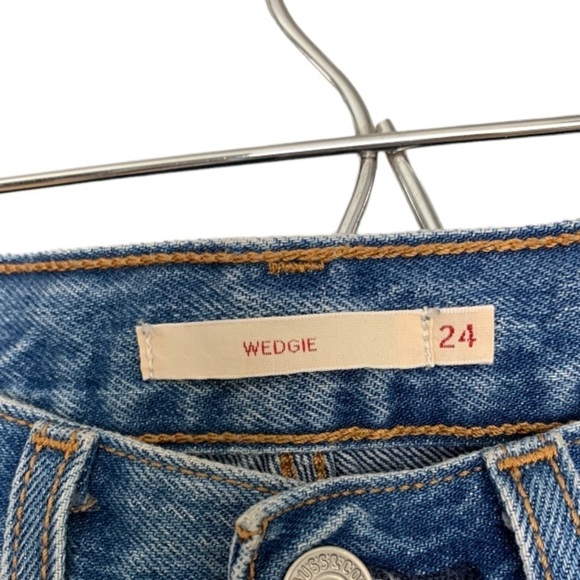 Levi’s Wedgie Icon Jeans in Athens Hera 24 - Picture 6 of 12